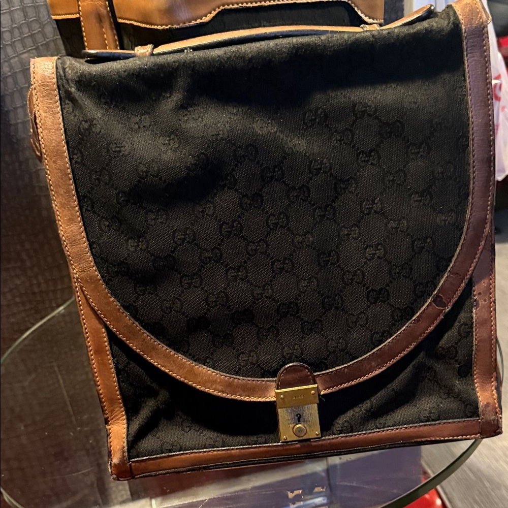 Gucci purse bag messenger satchel w or without matching train case